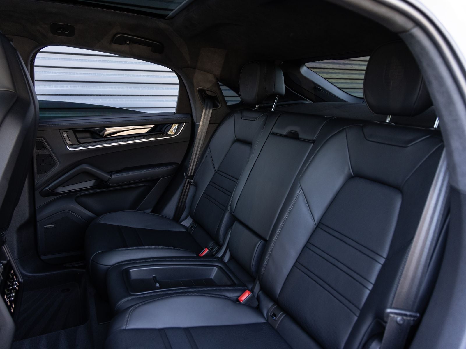 2026 Porsche Cayenne Turbo E-Hybrid Coupe