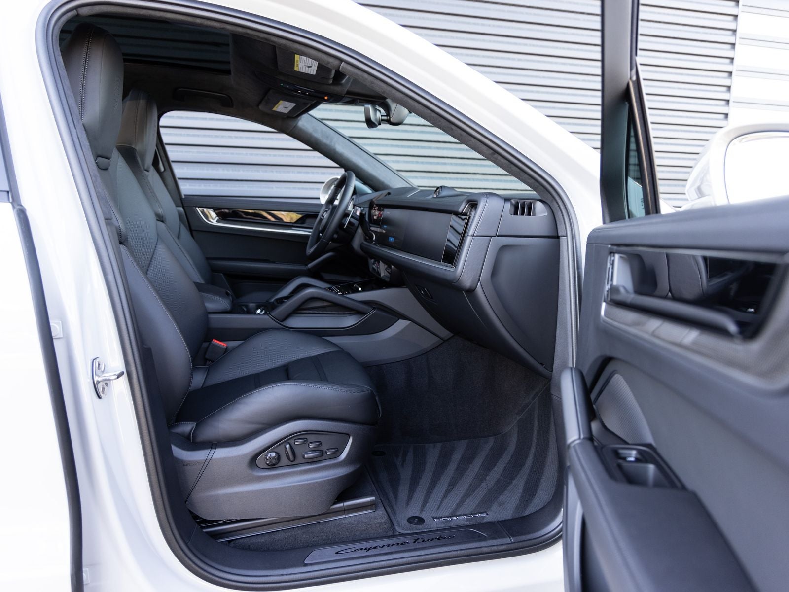 2026 Porsche Cayenne Turbo E-Hybrid Coupe