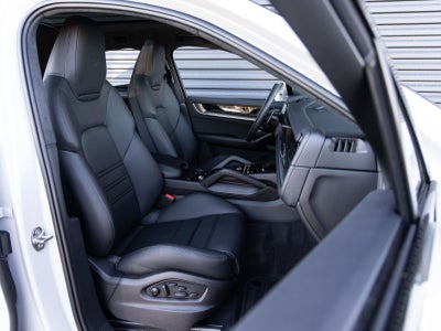 2026 Porsche Cayenne Turbo E-Hybrid Coupe