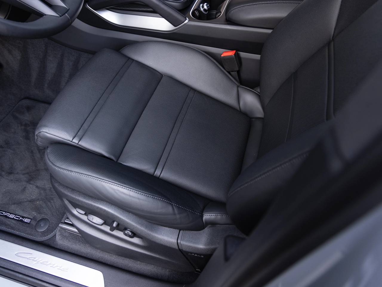 2026 Porsche Cayenne Turbo E-Hybrid Coupe