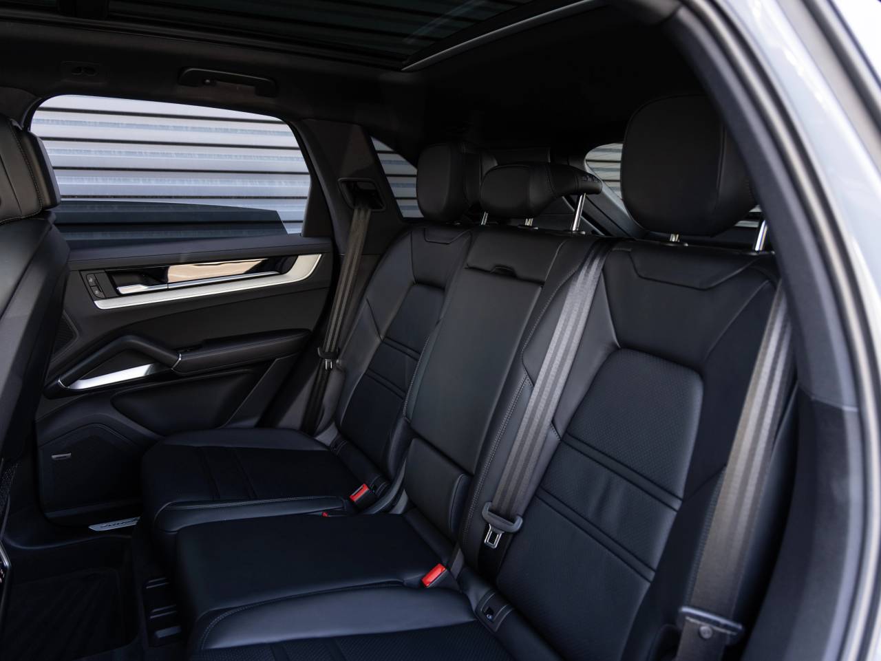 2026 Porsche Cayenne Turbo E-Hybrid Coupe