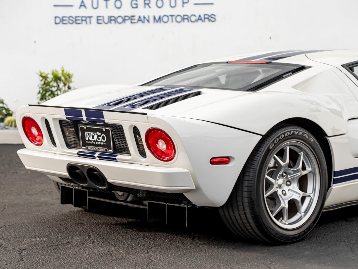 2005 Ford GT Base