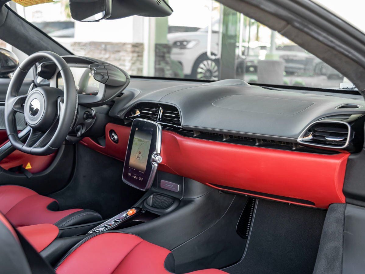 2025 McLaren Artura TechLux