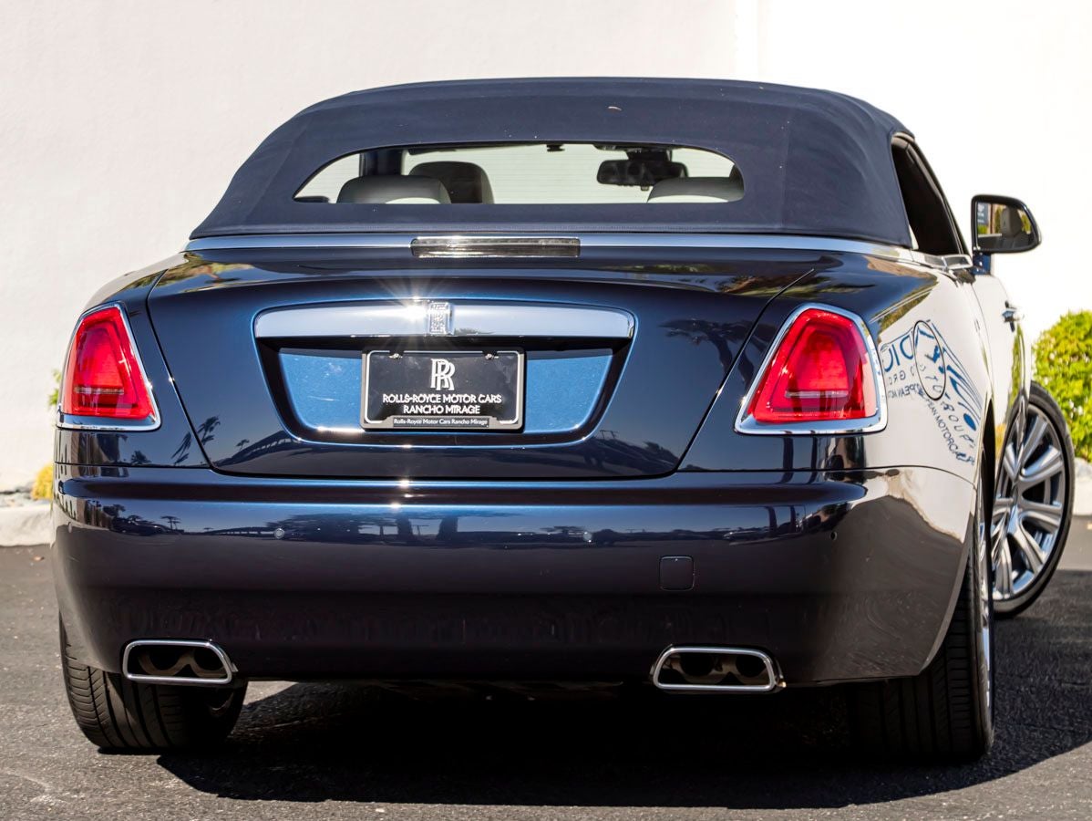 2016 Rolls-Royce Dawn Base