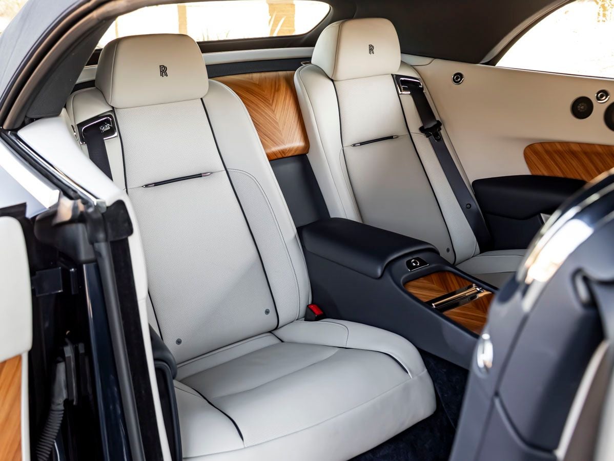 2016 Rolls-Royce Dawn Base