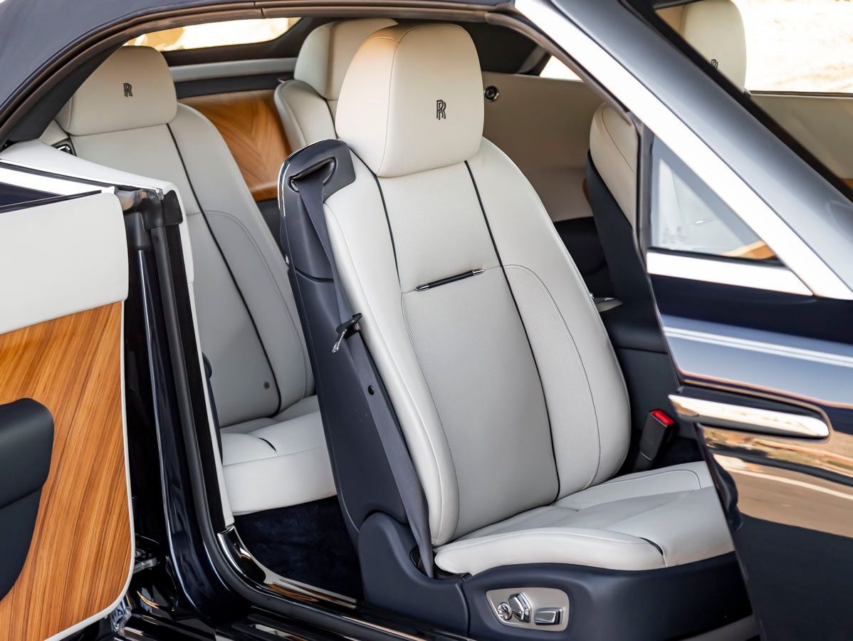 2016 Rolls-Royce Dawn Base