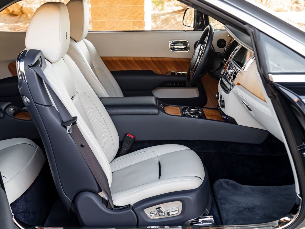 2016 Rolls-Royce Dawn Base