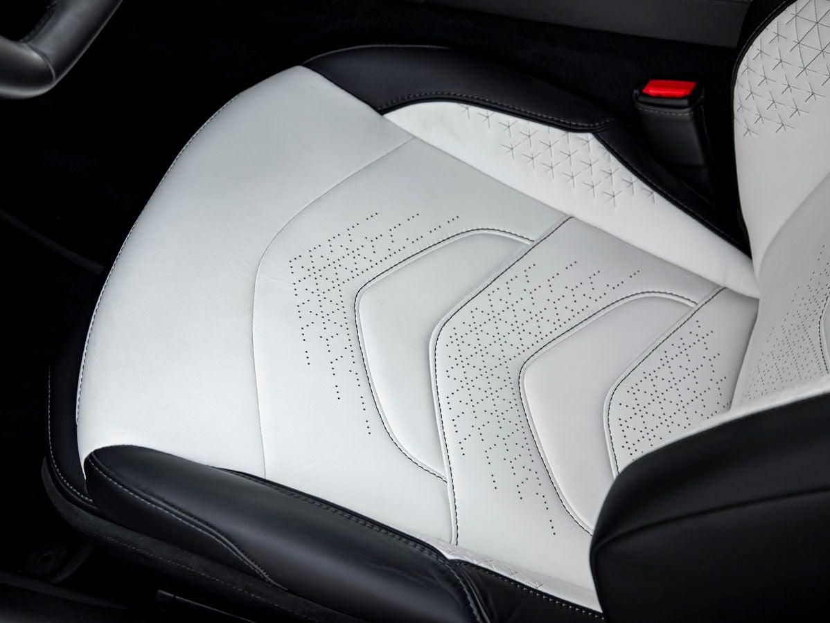 2023 Aston Martin DBS Volante