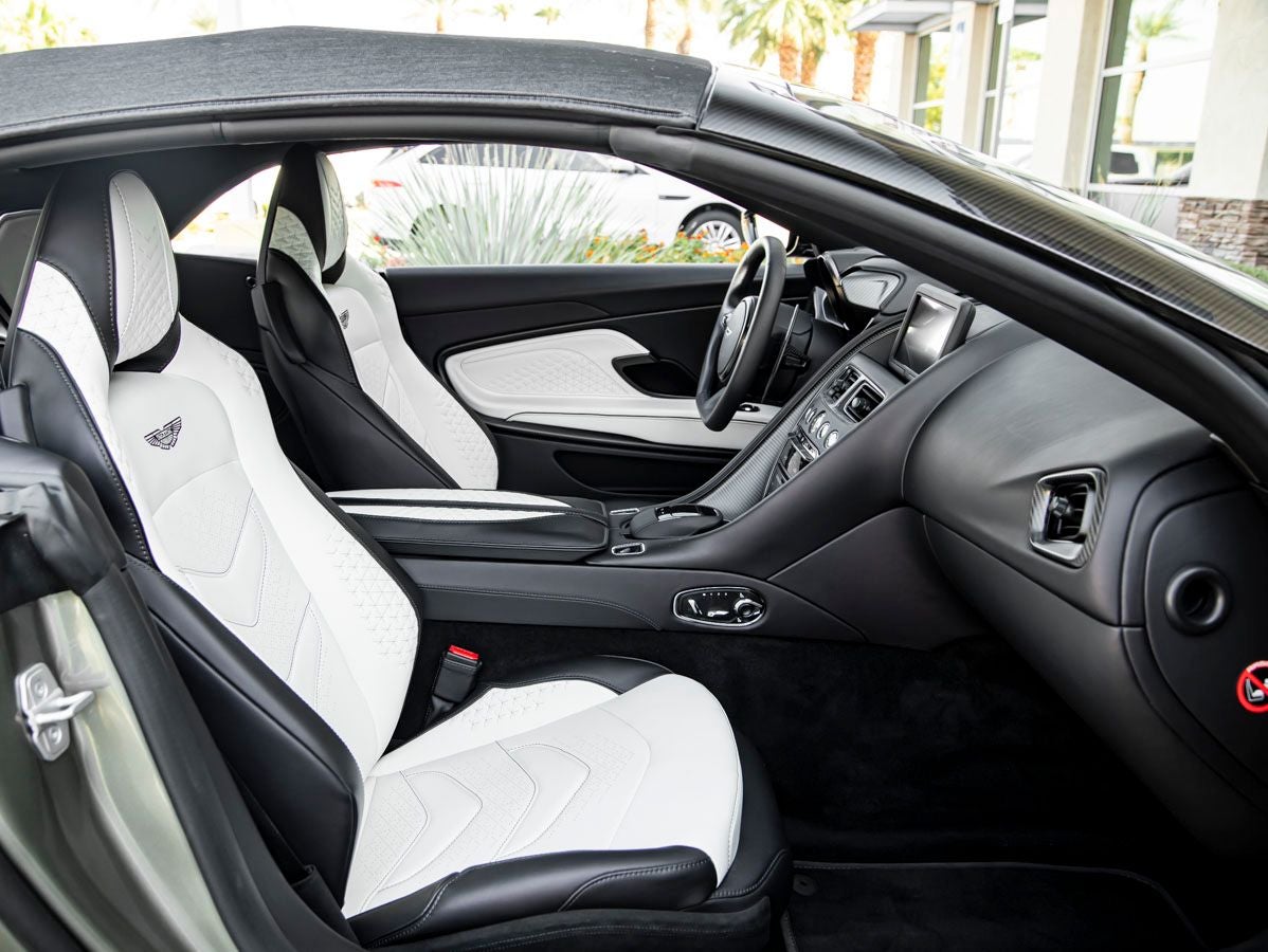 2023 Aston Martin DBS Volante