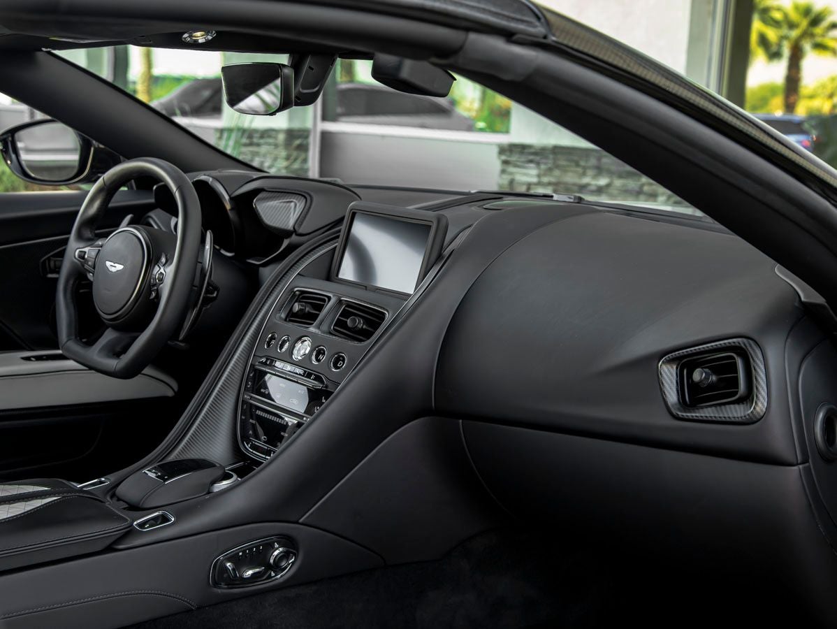 2023 Aston Martin DBS Volante