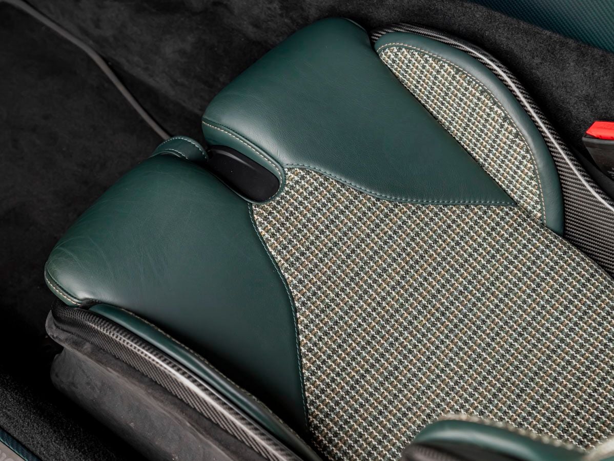 2024 Aston Martin Valor Base