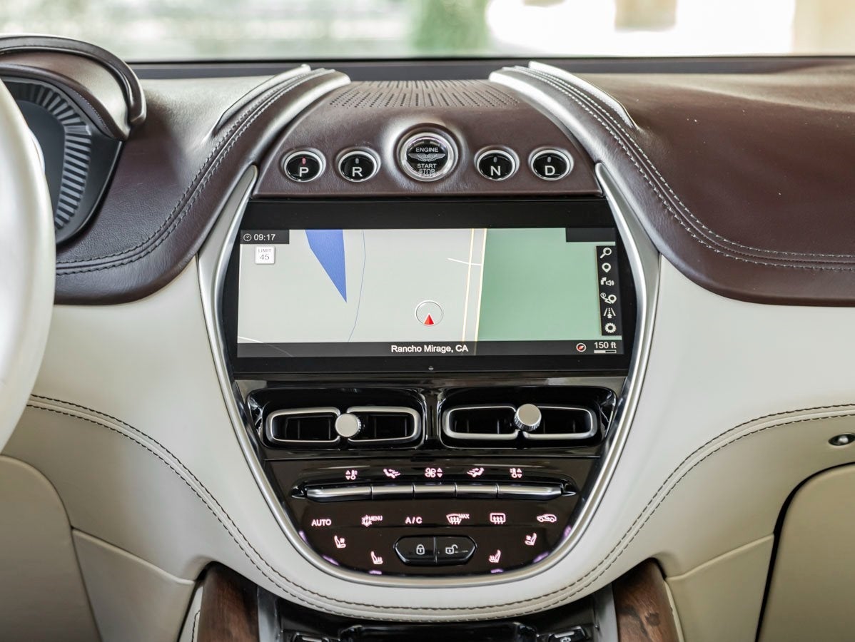 2021 Aston Martin DBX Base