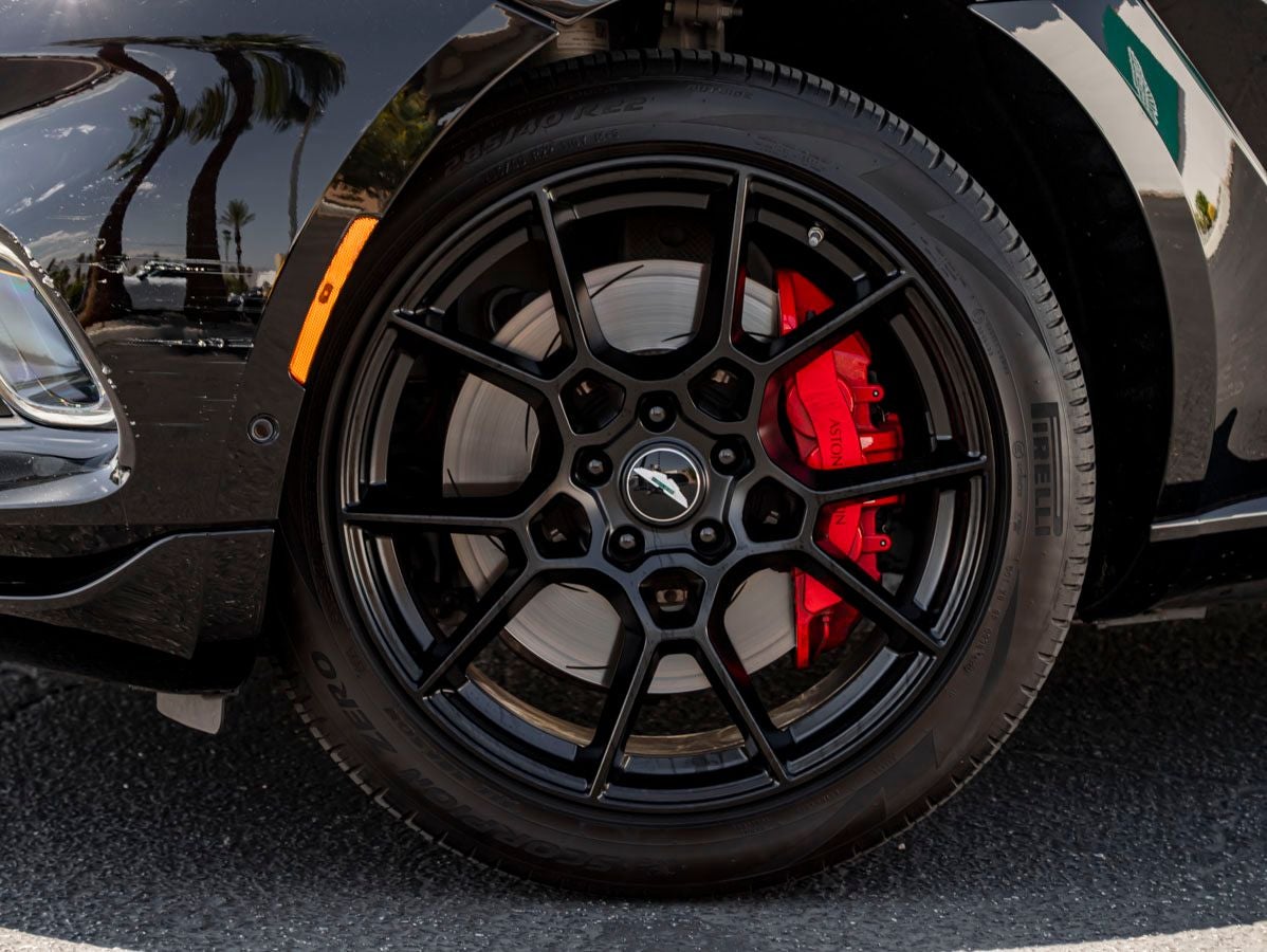 2021 Aston Martin DBX Base
