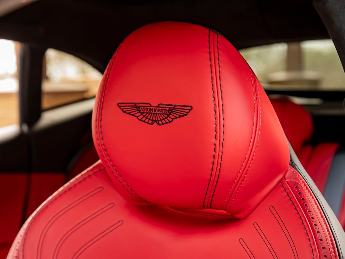 2021 Aston Martin DBX Base