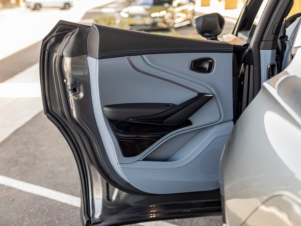 2025 Aston Martin DBX 707