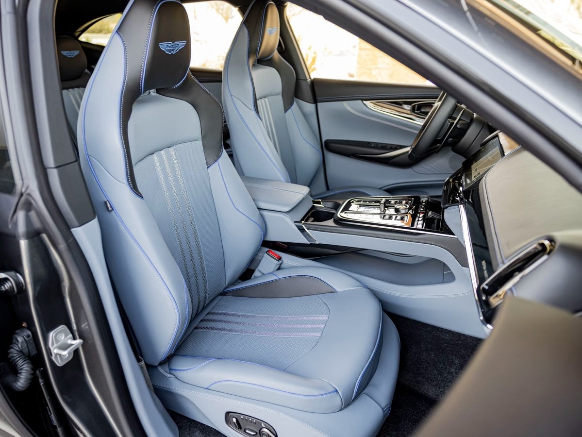 2025 Aston Martin DBX 707