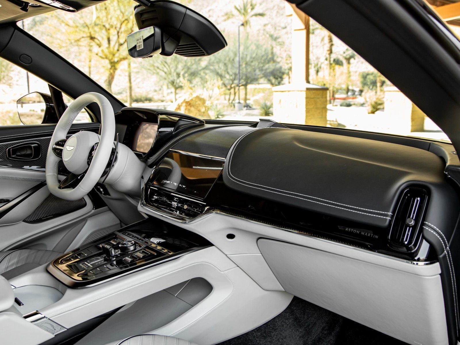 2025 Aston Martin DBX 707