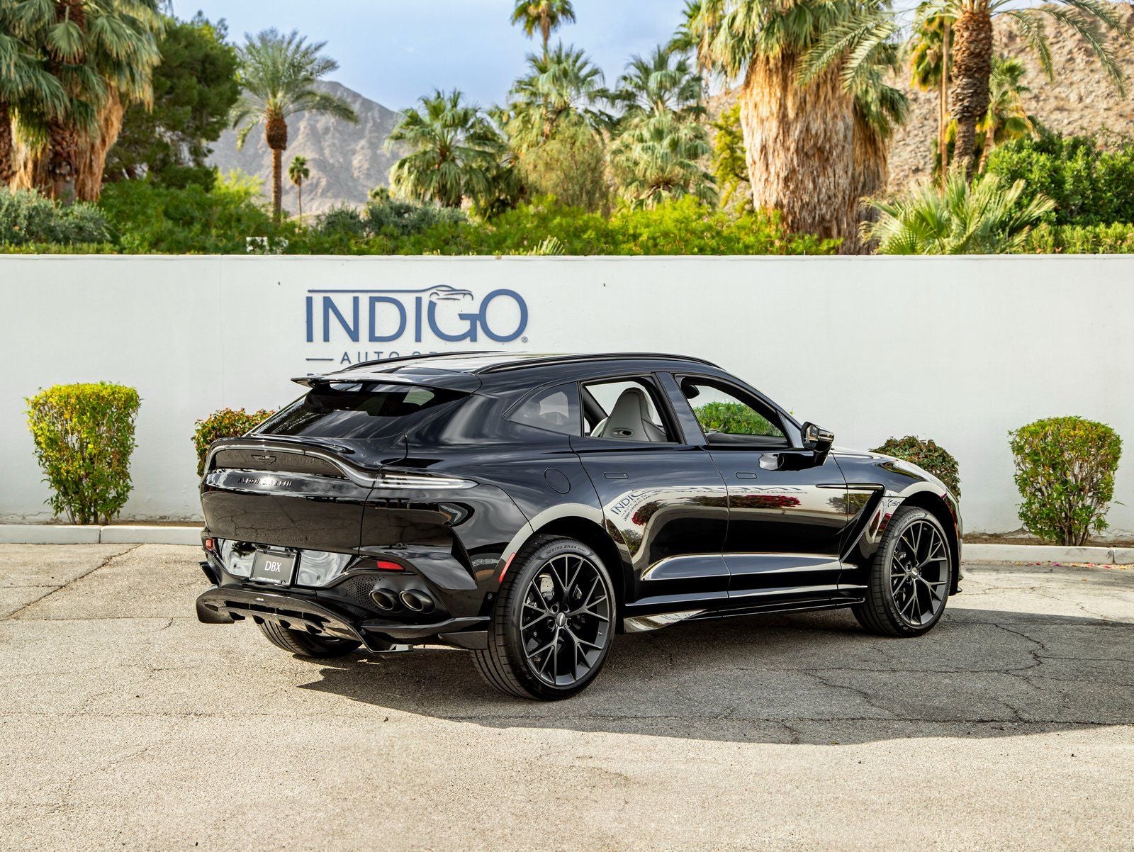 2025 Aston Martin DBX 707