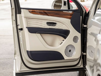 2023 Bentley Bentayga EWB Azure V8 Base