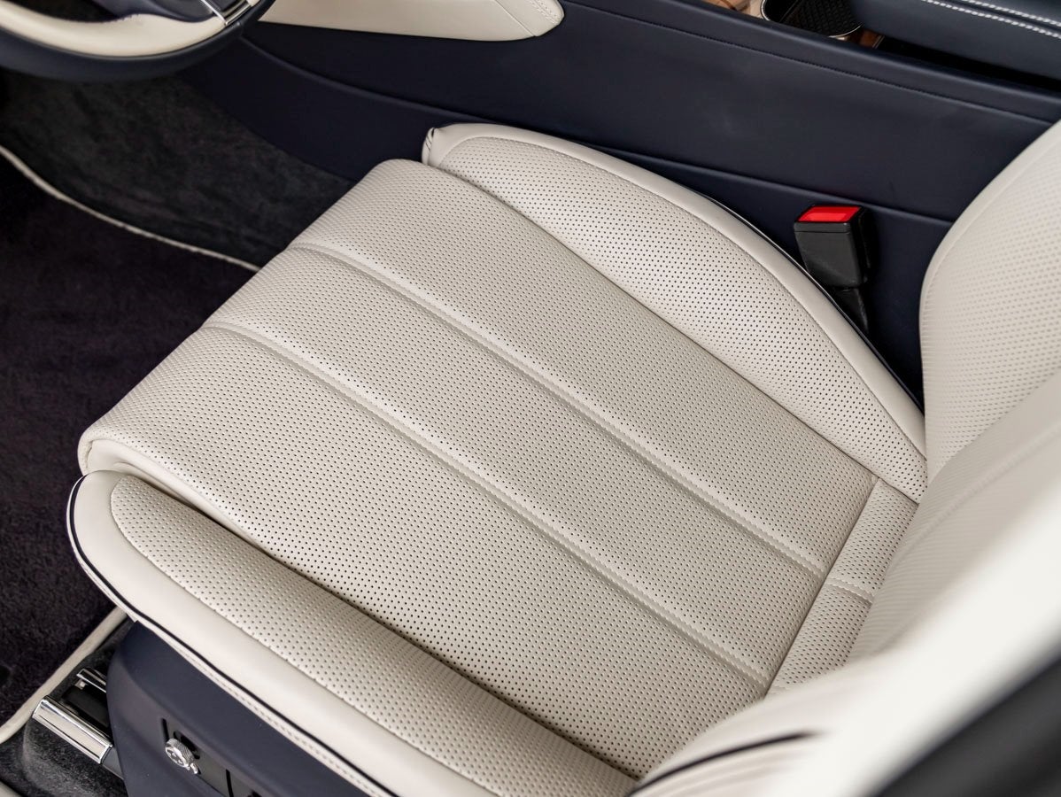 2023 Bentley Bentayga EWB Azure V8 Base