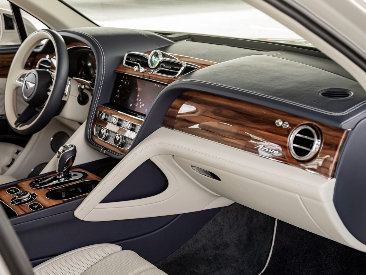 2023 Bentley Bentayga EWB Azure V8 Base