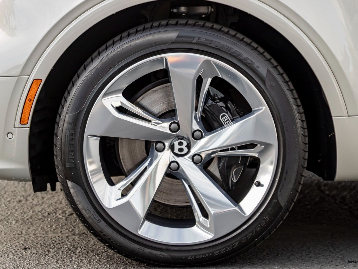 2023 Bentley Bentayga EWB Azure V8 Base