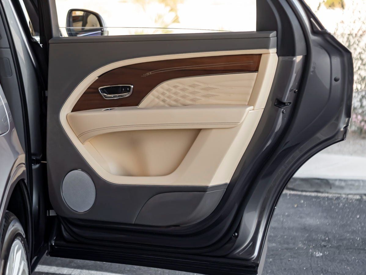 2023 Bentley Bentayga EWB Azure V8