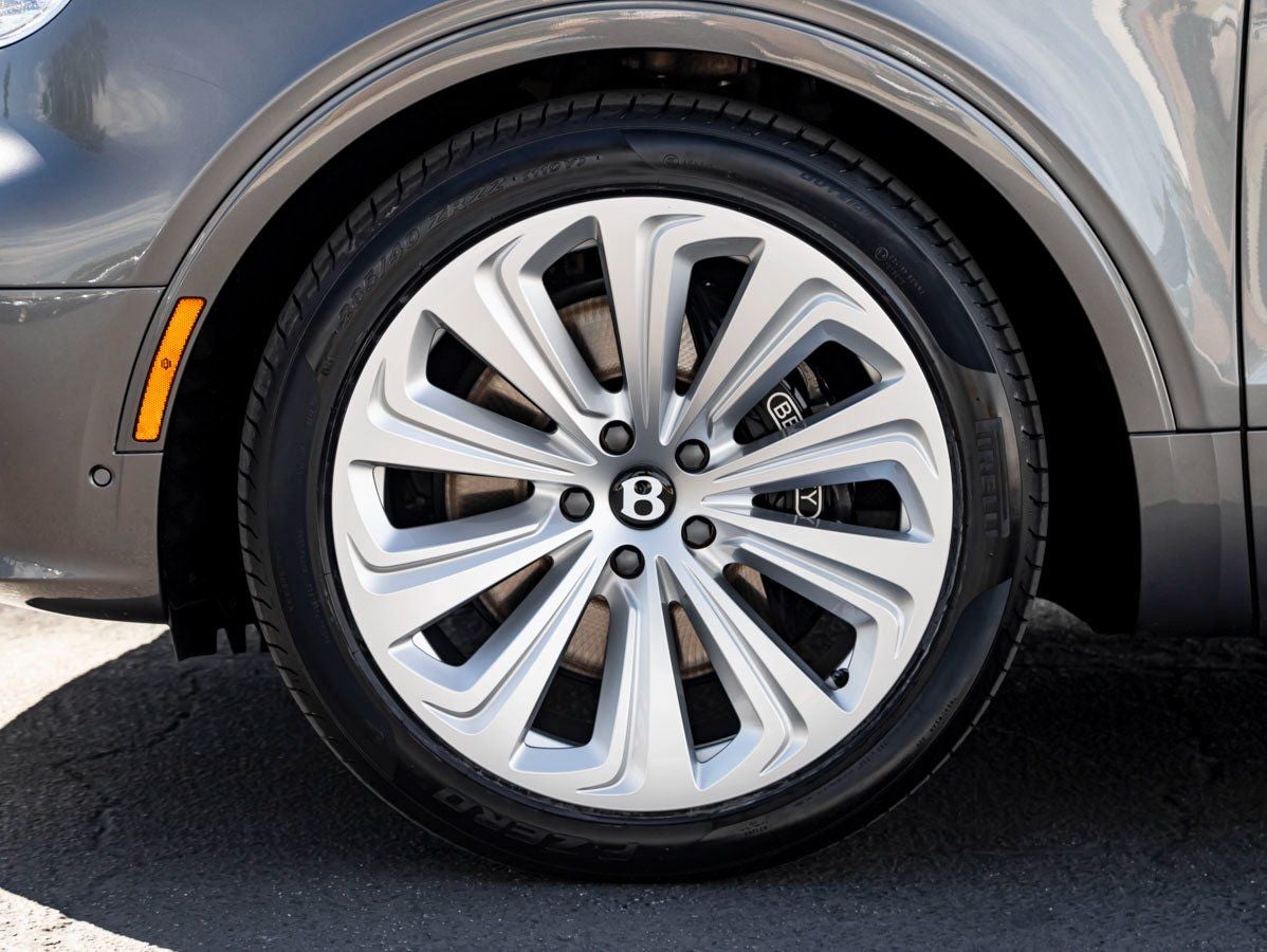 2023 Bentley Bentayga EWB Azure V8