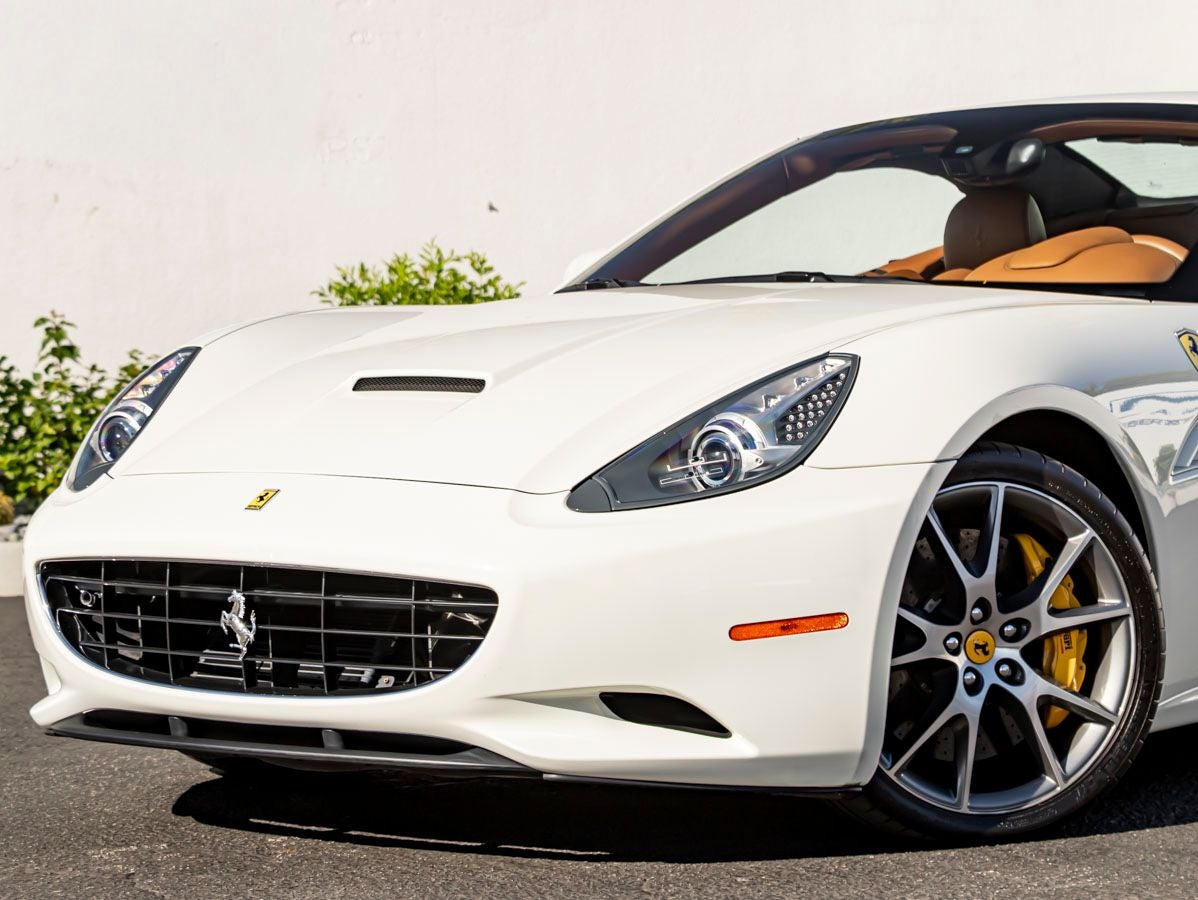 2010 Ferrari California Base