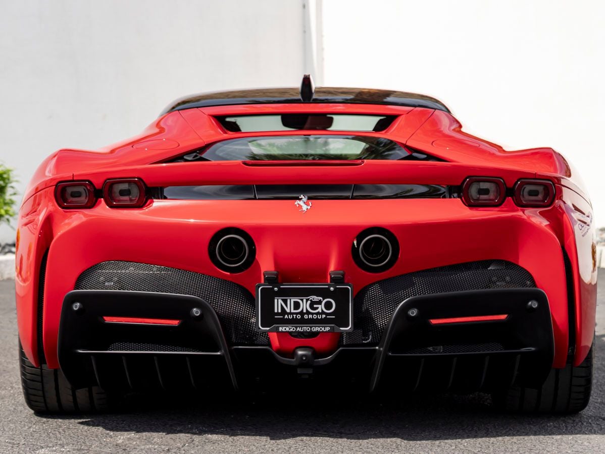 2022 Ferrari SF90 Stradale Base