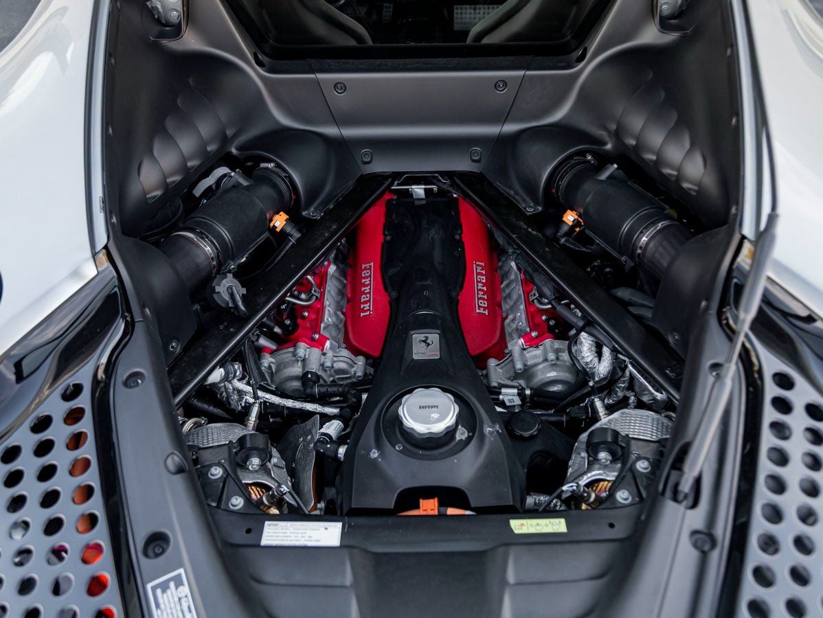 2023 Ferrari SF90 Stradale Base