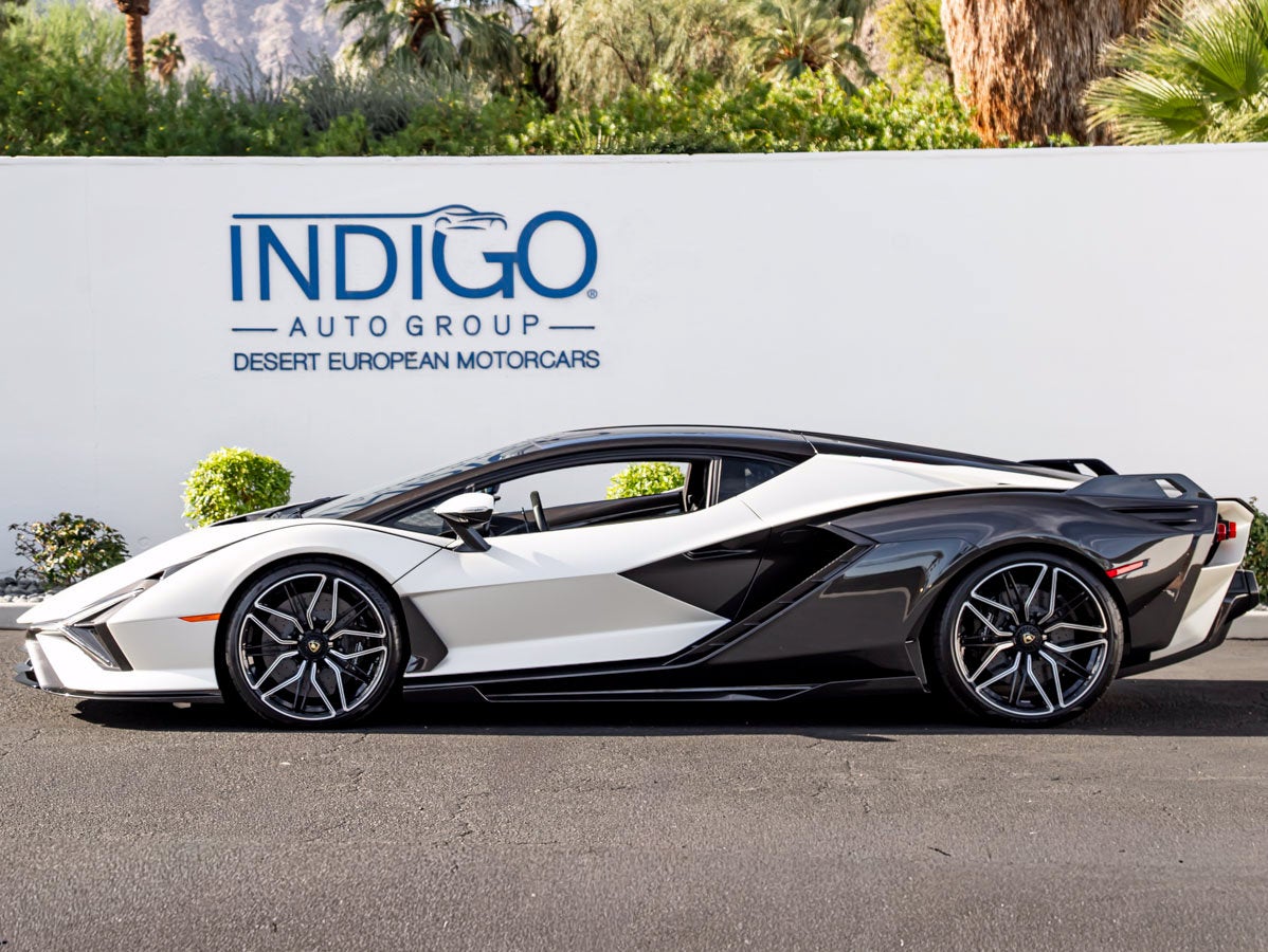 2021 Lamborghini Sian Base