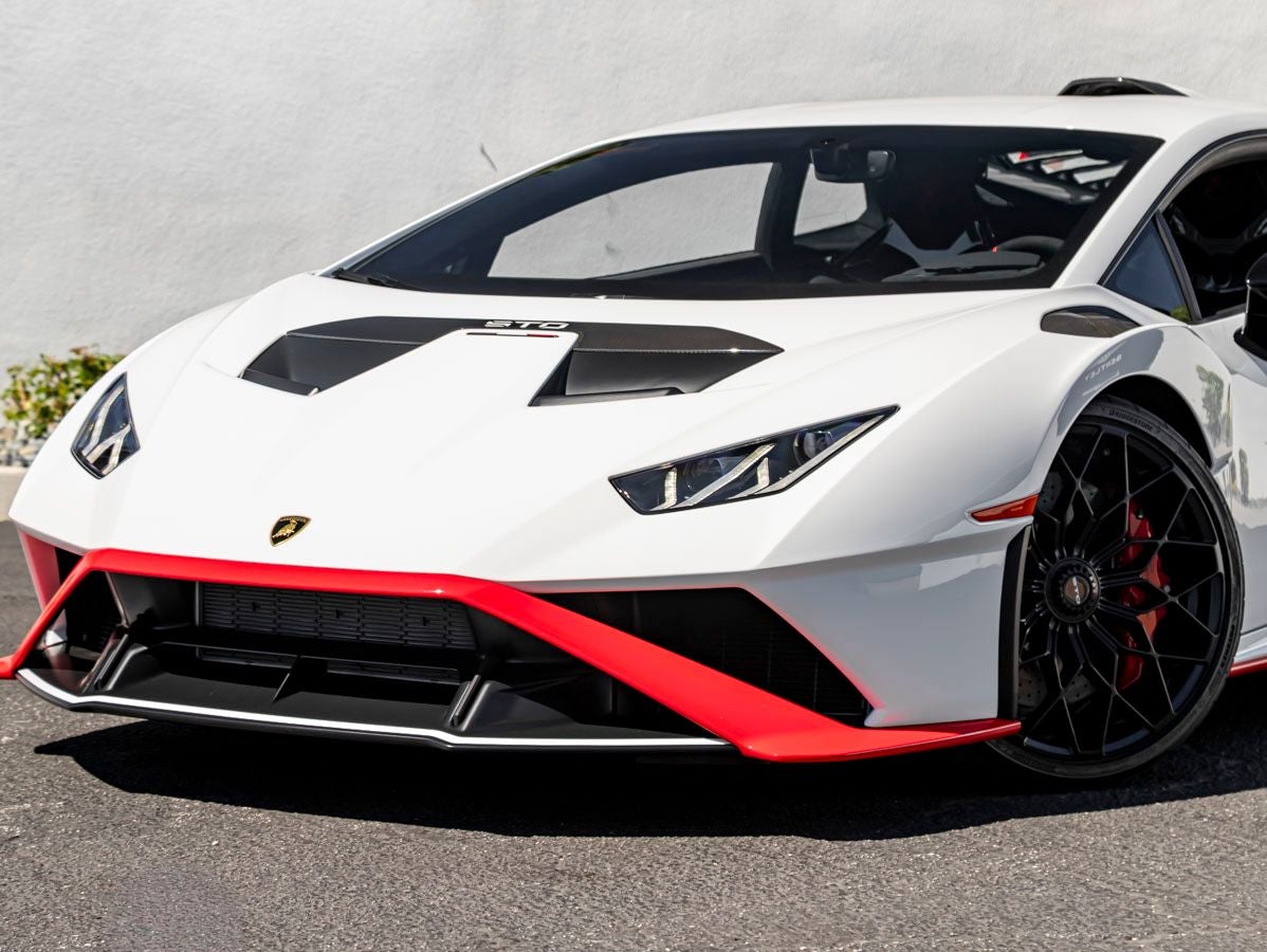 2024 Lamborghini Huracan STO Base