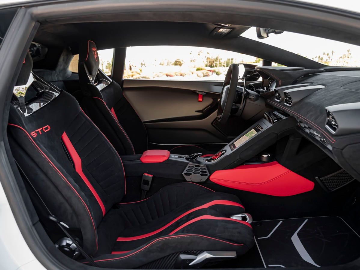 2024 Lamborghini Huracan STO Base