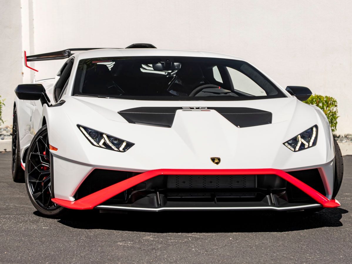 2024 Lamborghini Huracan STO Base