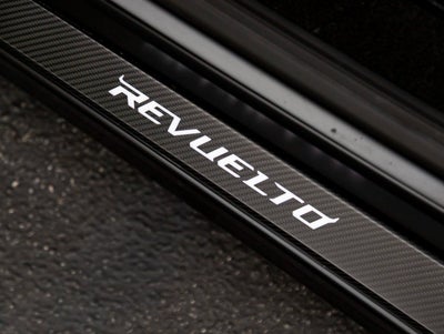 2025 Lamborghini Revuelto Base