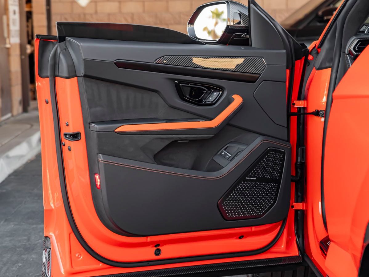 2025 Lamborghini Urus SE