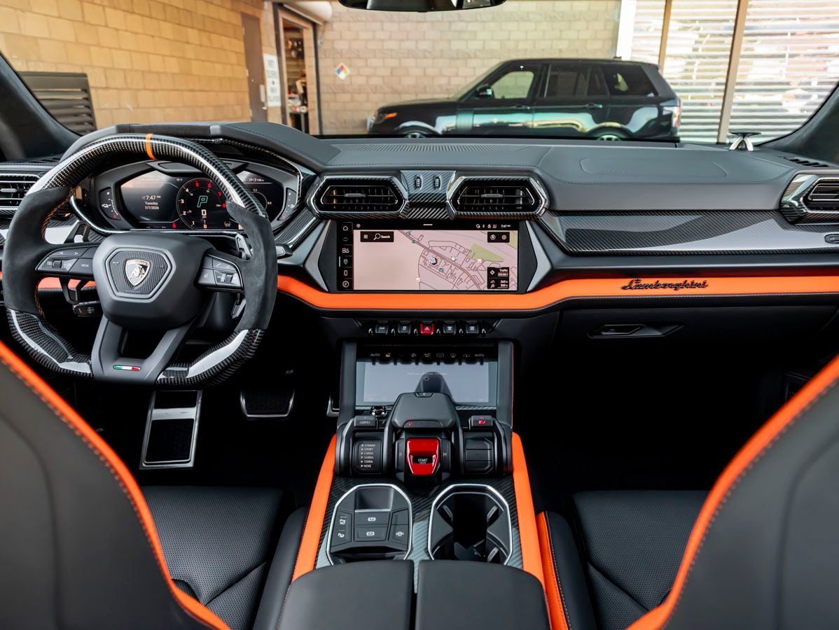 2025 Lamborghini Urus SE