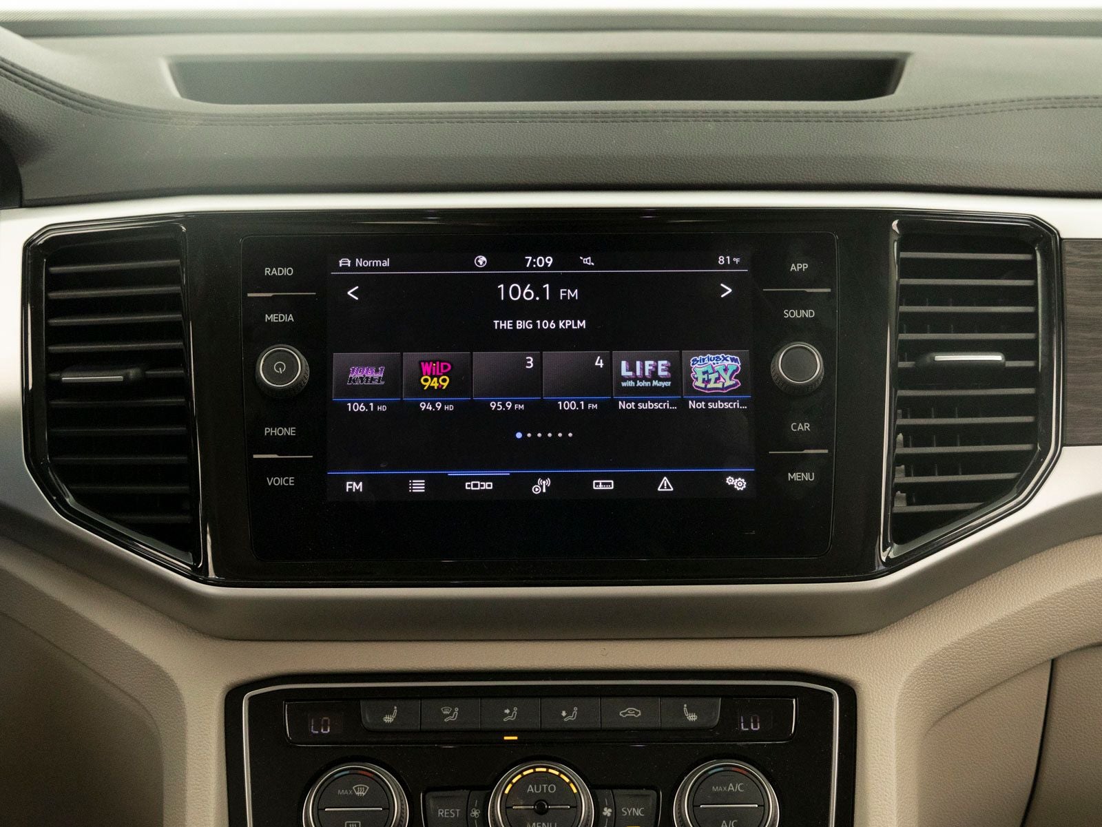 2023 Volkswagen Atlas 3.6L V6 SE w/Technology