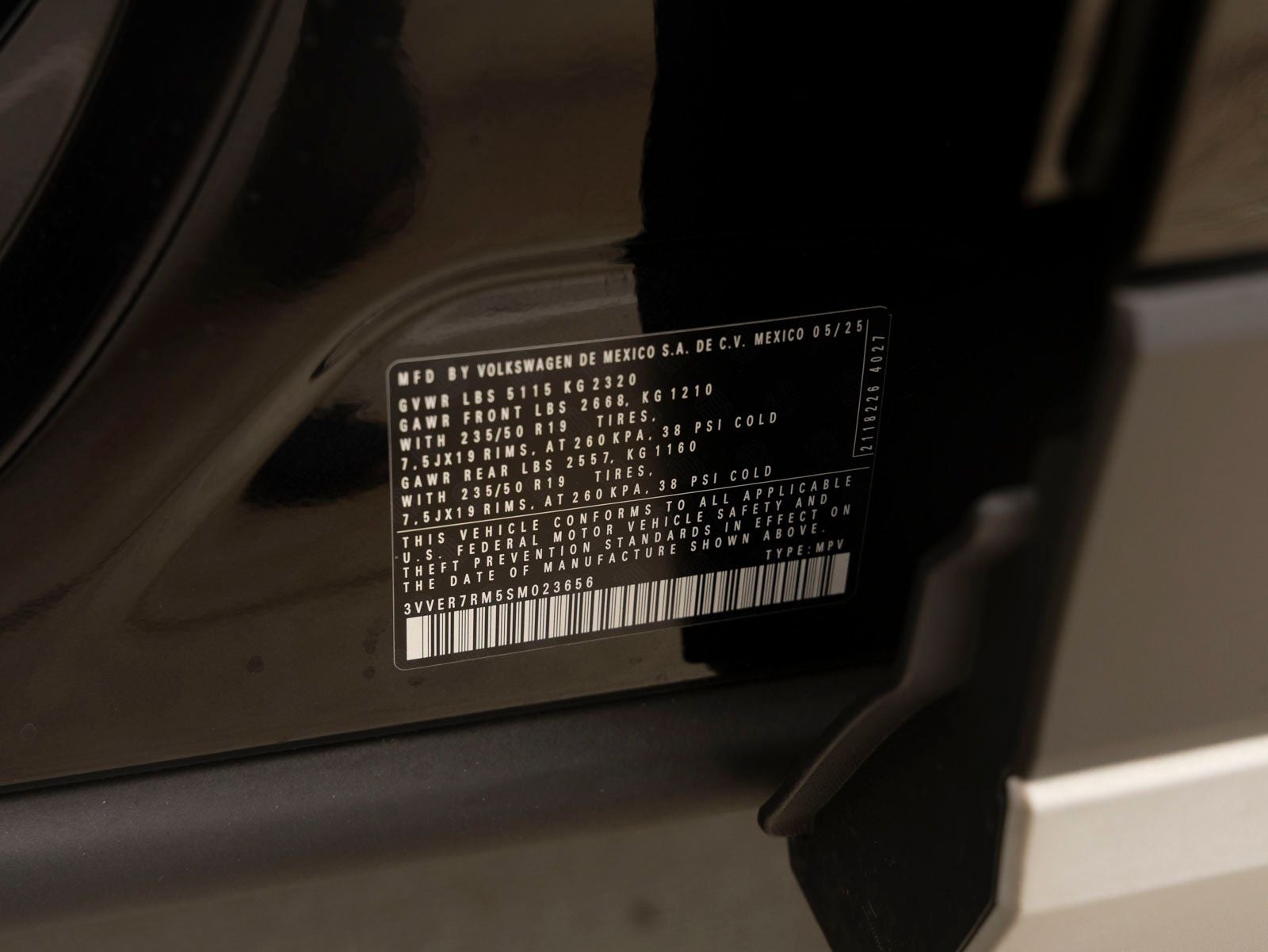 2025 Volkswagen Tiguan 2.0T SE