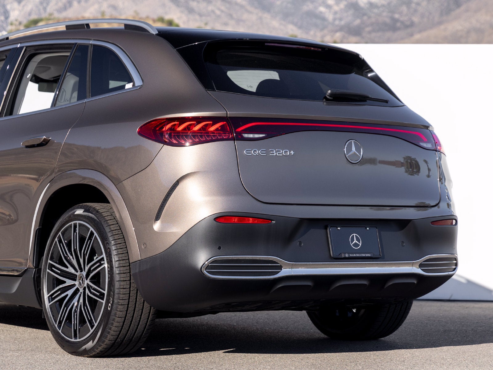 2027 Mercedes-Benz EQE 320+ SUV