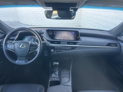 2021 Lexus ES 300h