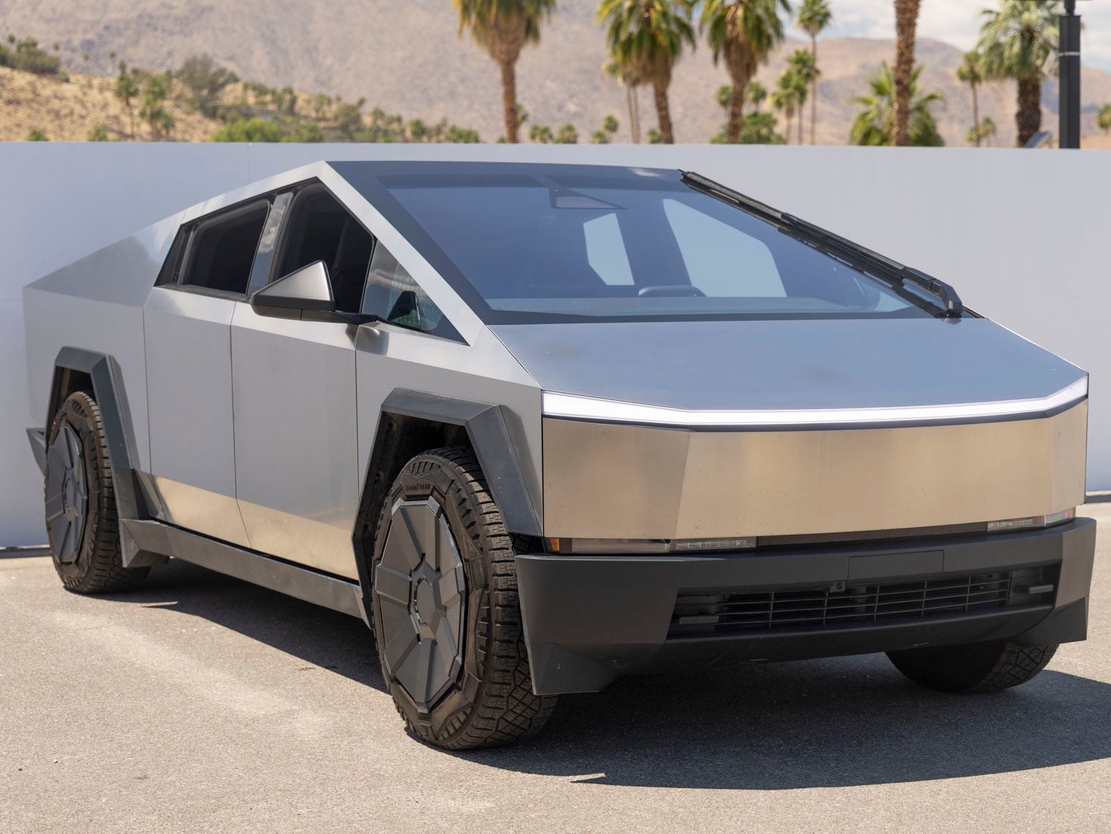 2024 Tesla Cybertruck Cyberbeast