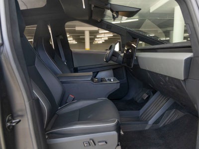 2024 Tesla Cybertruck Cyberbeast