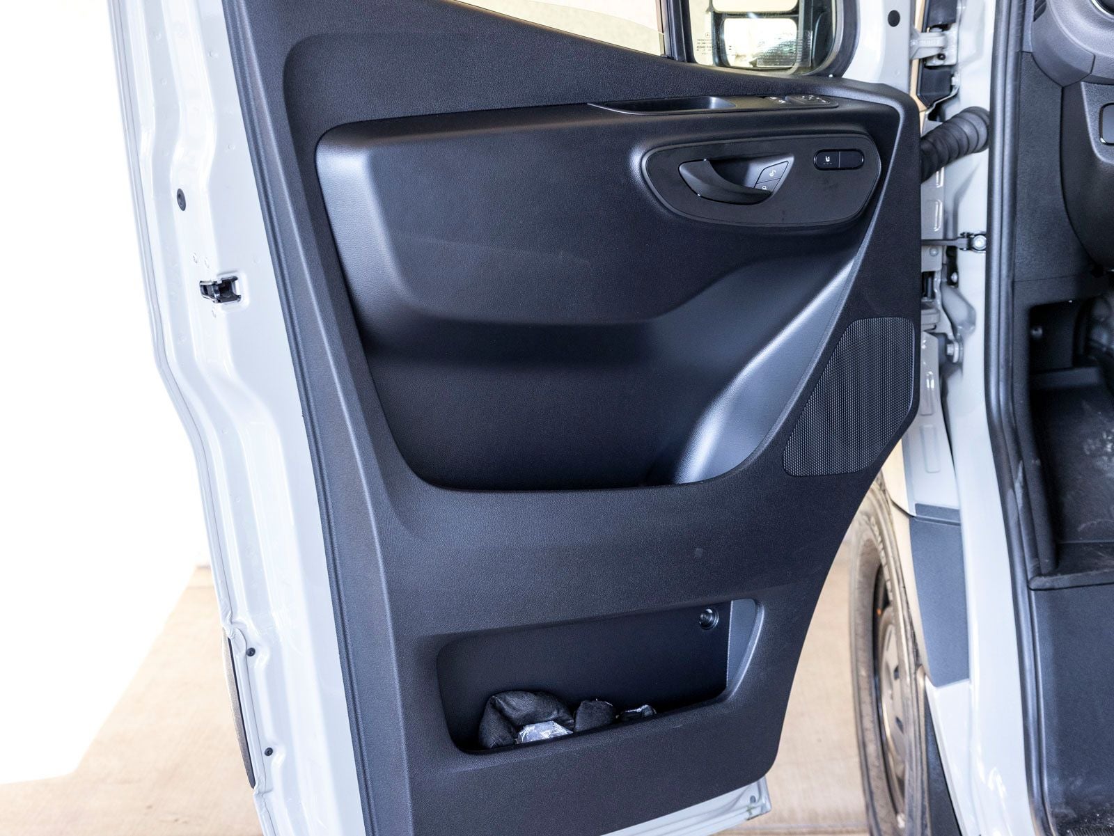 2026 Mercedes-Benz Sprinter 2500 2500 Standard Roof I4 Diesel HO 144" RWD