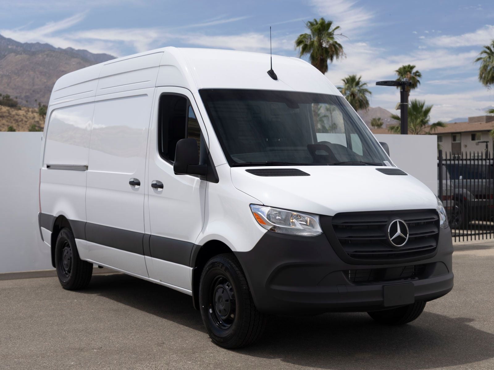 2026 Mercedes-Benz Sprinter 2500 Cargo 144 WB