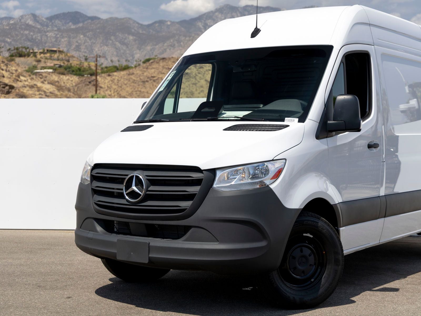 2025 Mercedes-Benz Sprinter 2500 Cargo 144 WB