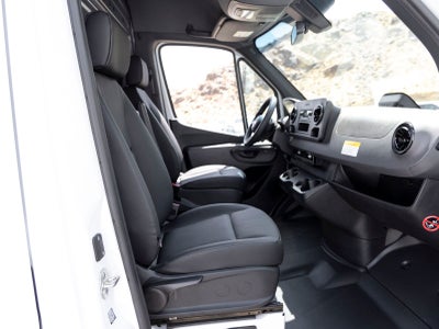 2025 Mercedes-Benz Sprinter 2500 Cargo 144 WB