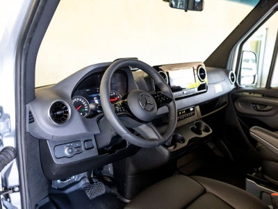 2025 Mercedes-Benz Sprinter 2500 Passenger 144 WB