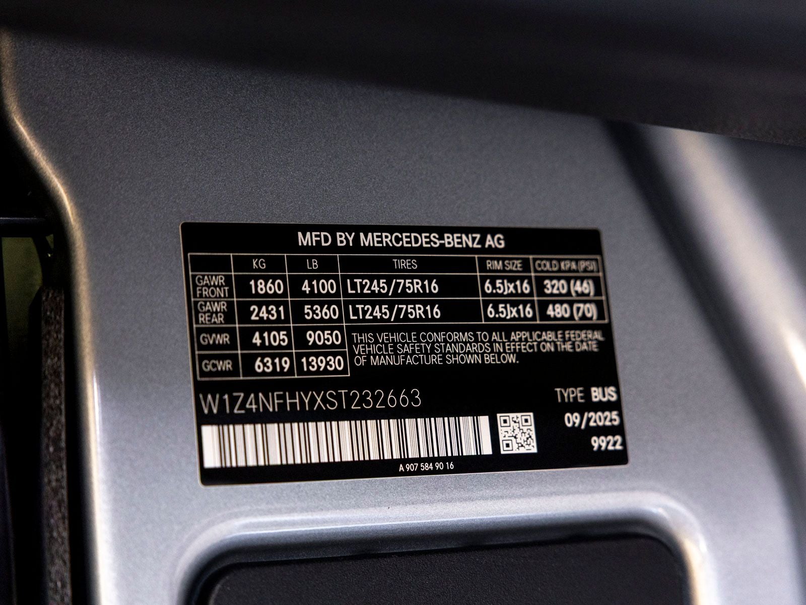 2025 Mercedes-Benz Sprinter 2500 Passenger 144 WB